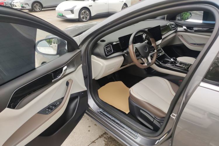 Used BYD Qin PLUS 2023 Champion Edition EV 420KM Leading Model Driver Seat