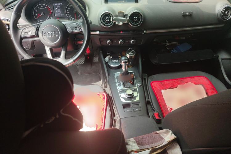 Used Audi A3 2019 Limousine 35 TFSI Ambition China V Center Console