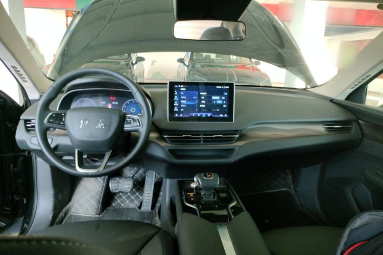 Used Hongqi E-QM5 2022 431 km Charge & Enjoy Edition
