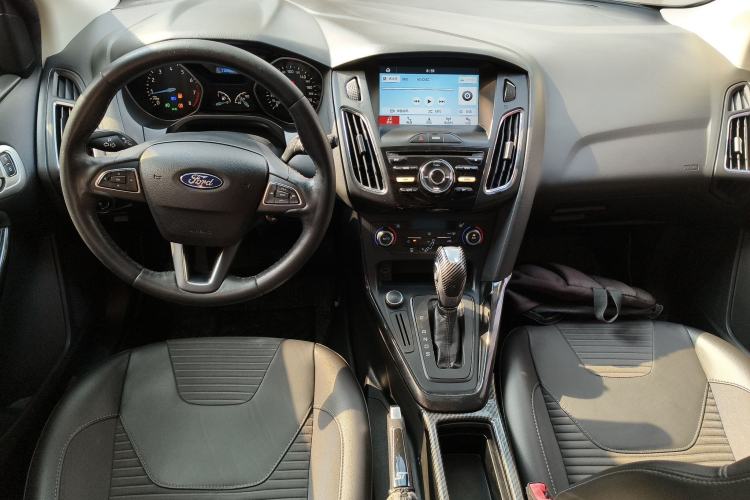 Used Ford Focus 2017 Hatchback 1.6L Automatic Fashion Edition Smart Drive Version Center Console