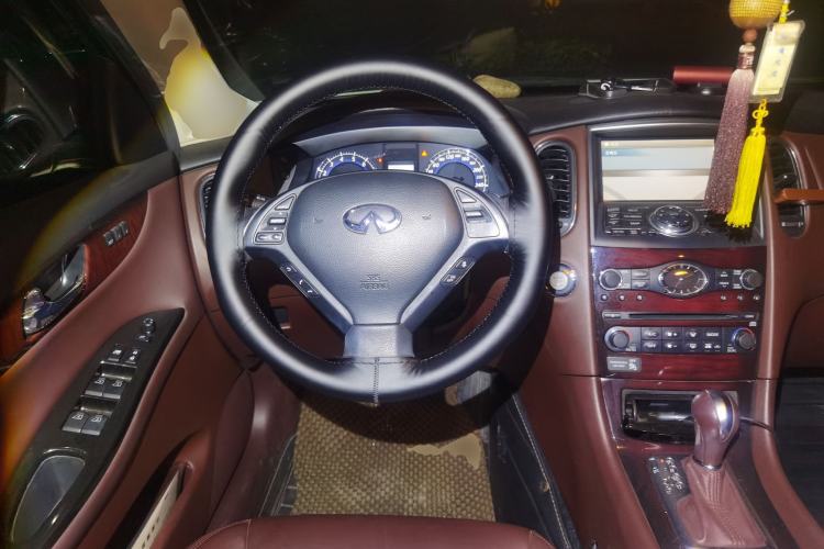 Used Infiniti EX 2011 EX35 model
