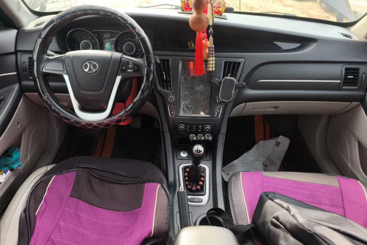 Used BAIC Senova D50 2016 1.5L Manual Elite Edition Center Console