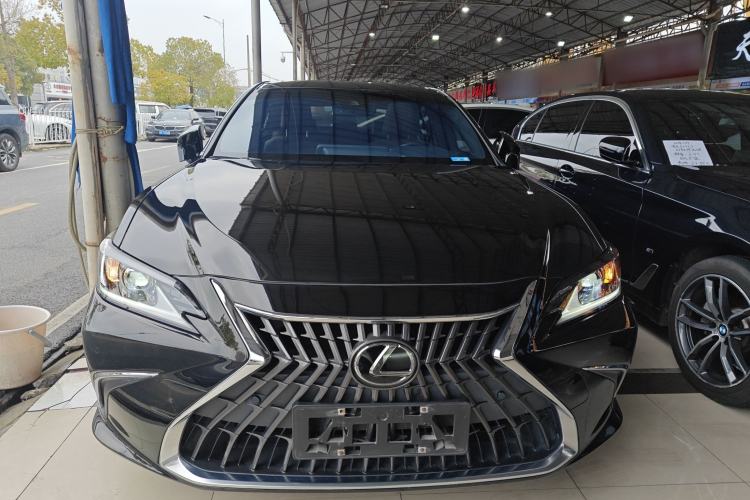 Used Lexus ES 2022 300h Excellence Edition