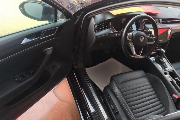 Used Volkswagen Magotan 2020 330TSI DSG Leading Model
