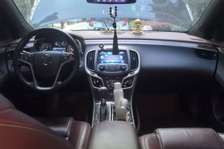 Used Buick LaCrosse 2013 2.4L SIDI Elite Comfort Version Center Console