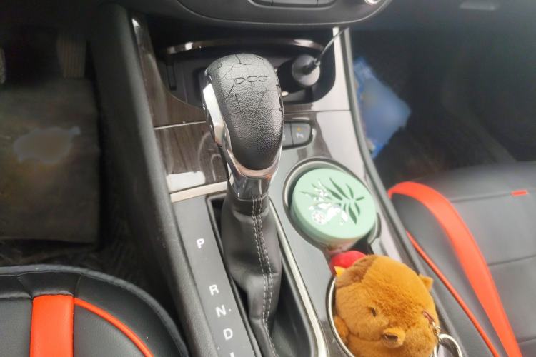 Used Buick Verano 2018 Sedan 20T Dual-Clutch Elite Model Gear Lever