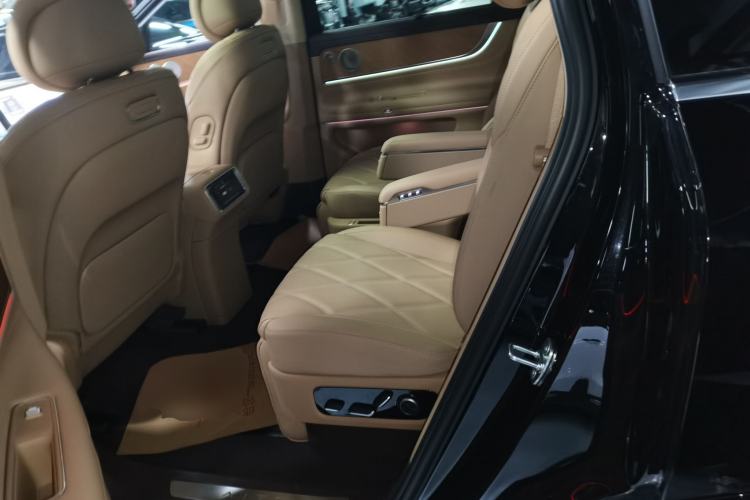 Used Hima AITO M9 2025 Extended-Range Ultra Version 52 kWh 6-Seater Left Rear Seat