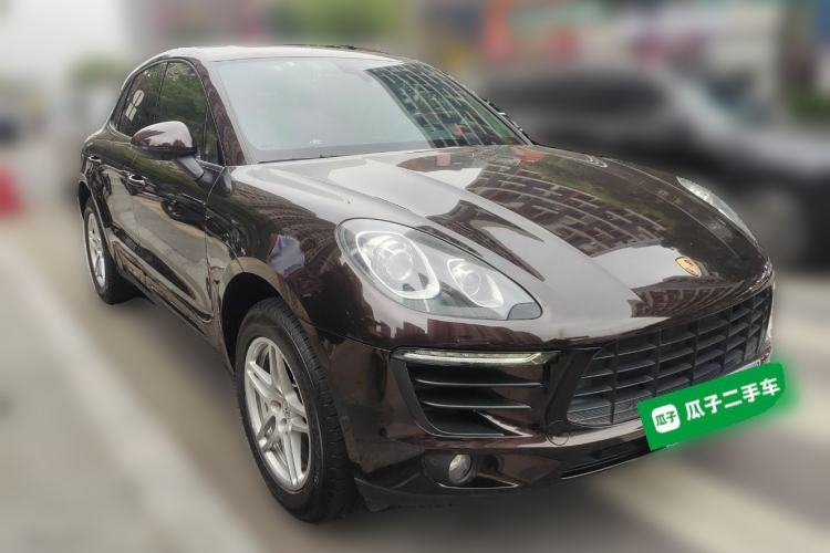Used Porsche Macan 2017 Macan 2.0T Front Right 45 Deg