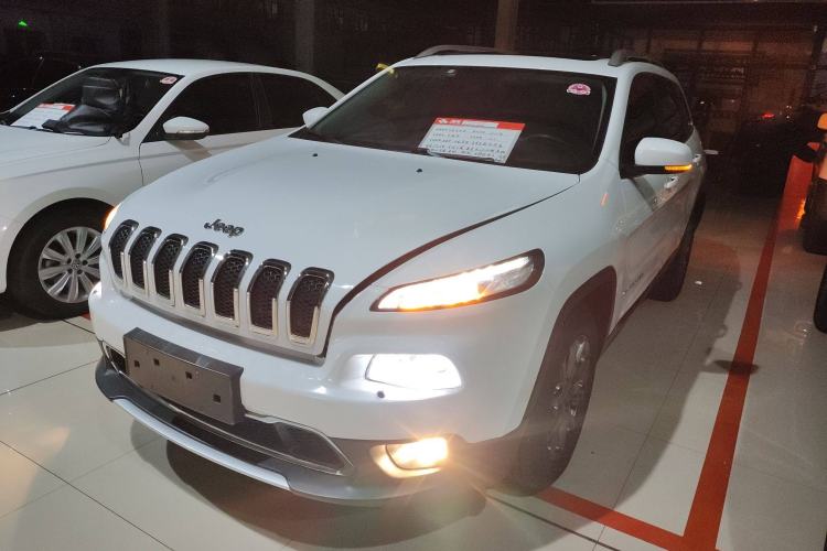 Used Jeep Cherokee 2020 2.0L Two-Wheel Drive Classic Sports Edition