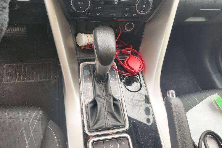 Used Mitsubishi Eclipse Cross 2019 1.5T CVT Two-Wheel Drive Fearless Edition China VI Standard Gear Lever