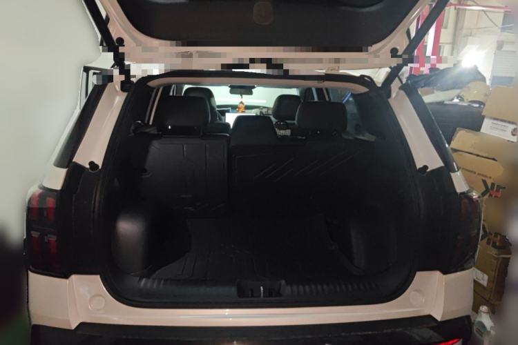 Used AION V 2024 Aion Tyrannosaurus 520 Intelligent Premium Edition Trunk