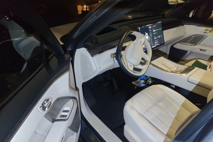 Used ONVO Luxeed L90 2025 Model—Max Six-Seater Version Driver Seat