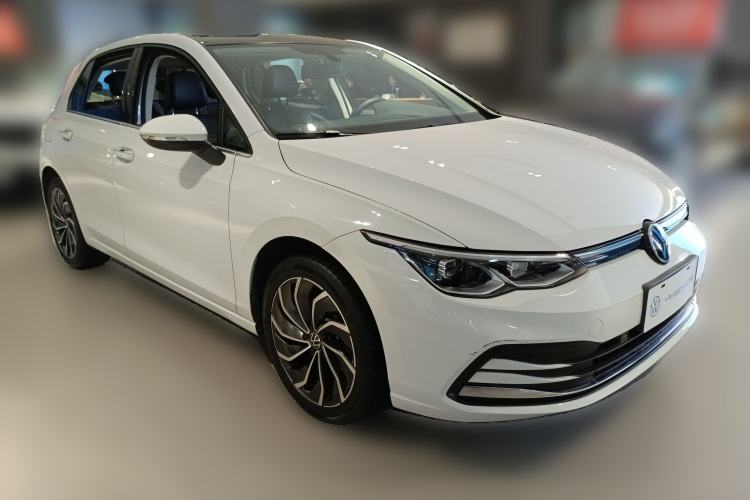 Used Volkswagen Golf 2021 280TSI DSG Pro Front Right 45 Deg