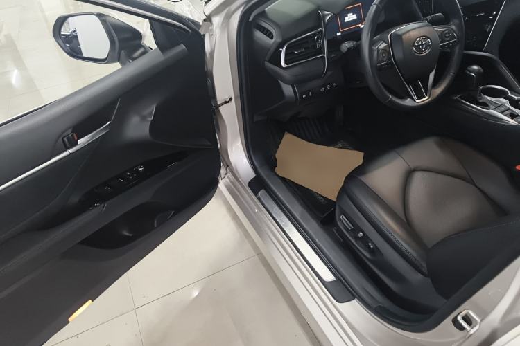 Used Toyota Camry 2021 2.5G Luxury Edition Driver Seat