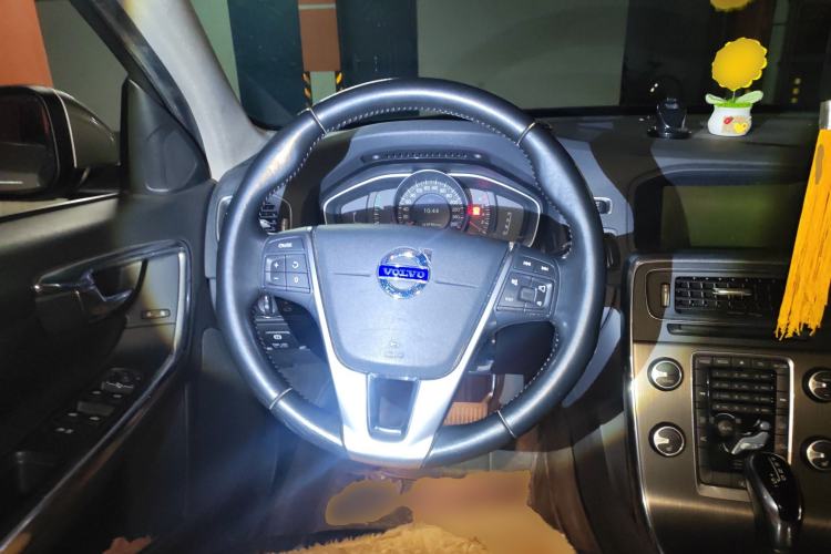 Used Volvo S60 2014 T5 Zhiyi Edition