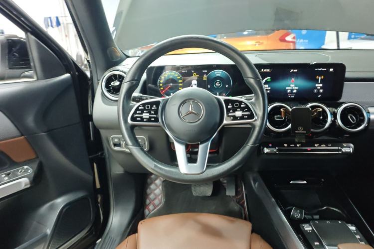 Used Mercedes-Benz GLB 2023 GLB 200 Dynamic Edition Steering Wheel