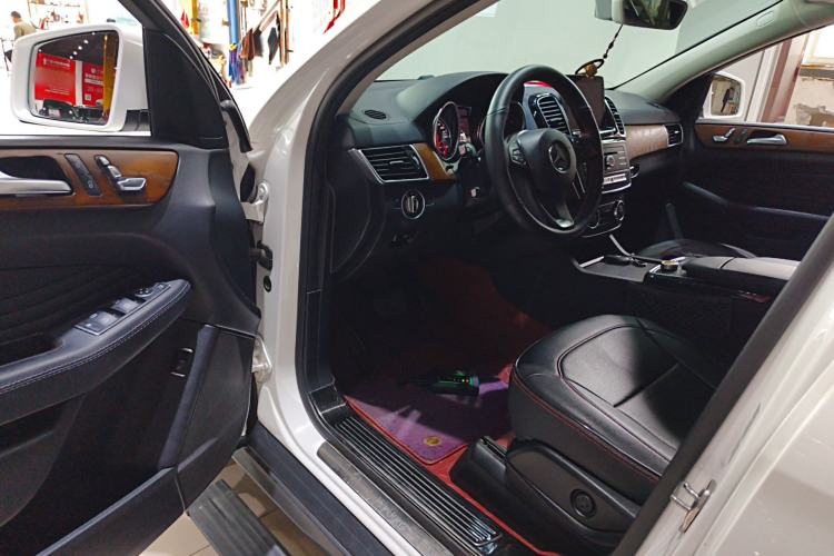 Used Mercedes-Benz GLE Coupe 2018 GLE 400 4MATIC Coupe SUV Driver Seat