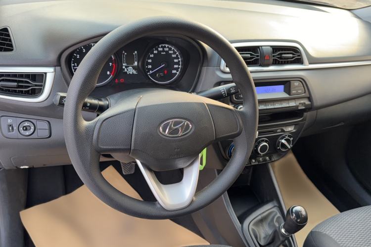 Used Hyundai Verna (older generation) 2017 1.4L Manual Refreshed Version China VI Standard
