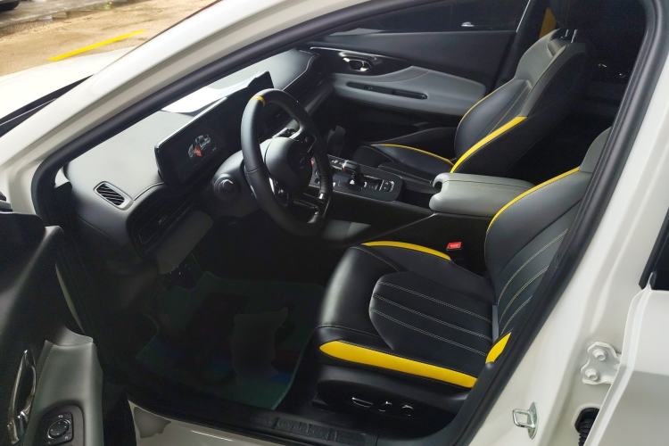 Used GAC Trumpchi EMPOW 2023 270T DCT J16 Version Left Front Seat