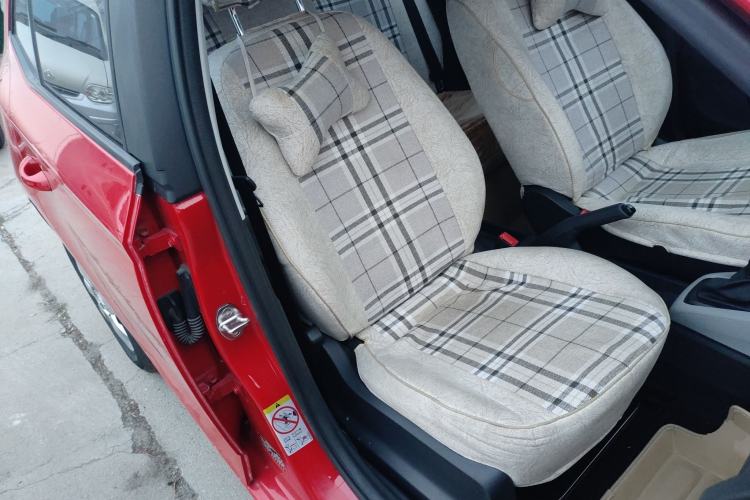 Used Skoda Fabia 2015 1.4L Automatic Front-Drive Model Right Front Seat