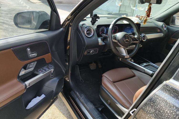 Used Mercedes-Benz GLB 2024 Refresh GLB 220 Dynamic Edition Driver Seat