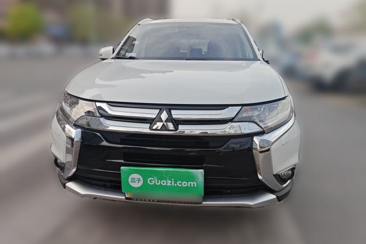 Used Mitsubishi Outlander 2016 2.4L 4x4 Elite Edition 5 Seats Front