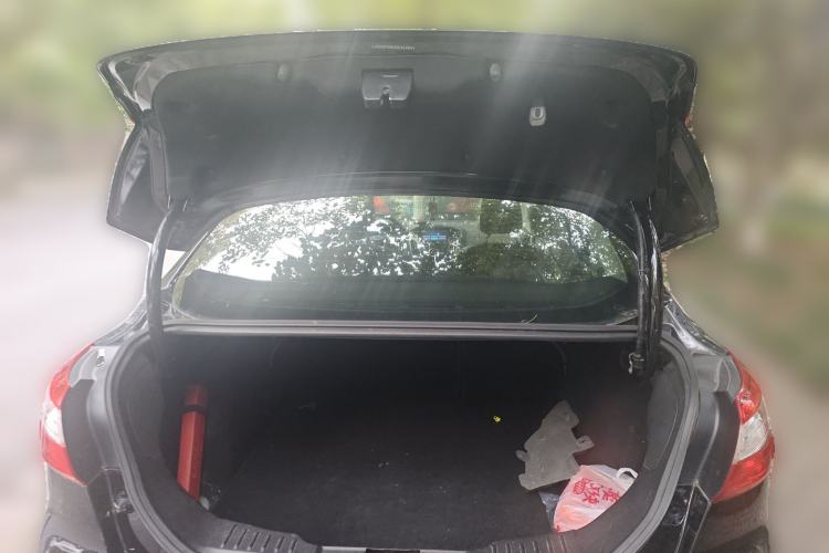 Used Ford Focus 2012 Sedan 1.6L Automatic Fashion Edition