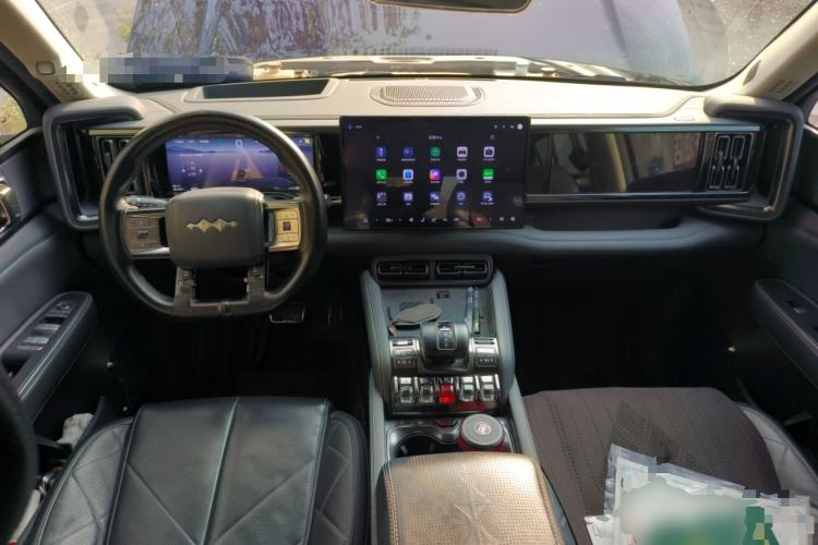 Used Formula Leopard 5 2023 Navigator Edition
