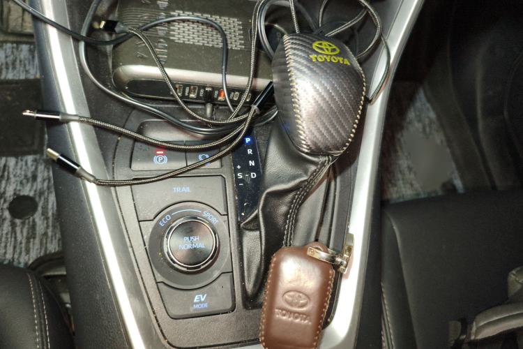 Used Toyota Wildlander 2022 Dual-Motor 2.5L E-CVT 4x4 Luxury PLUS Edition
