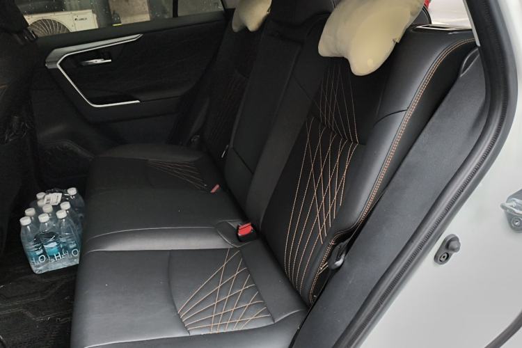 Used Toyota RAV4 2024 Dual-Motor 2.5L E-CVT Two-Wheel Drive Elite Plus Edition Left Rear Seat