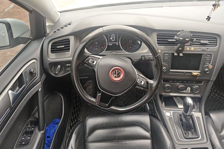 Used Volkswagen Golf 2016 230TSI Automatic Luxury Version Steering Wheel