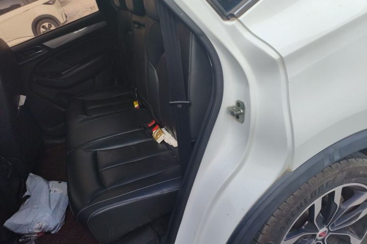 Used Roewe RX5 2016 30T Two-Wheel Drive Automatic Internet Smart Edition
