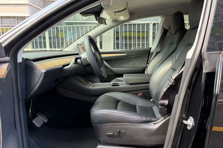 Used Tesla Model Y 2022 Rear-Wheel-Drive Version