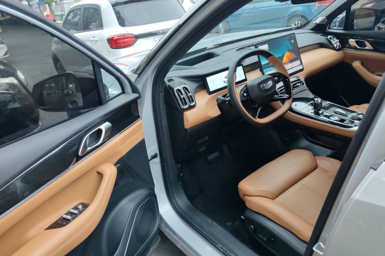 Used Geely Auto FX11 2025 4th Generation 1.5TD DCT Jinxiu Driver Seat