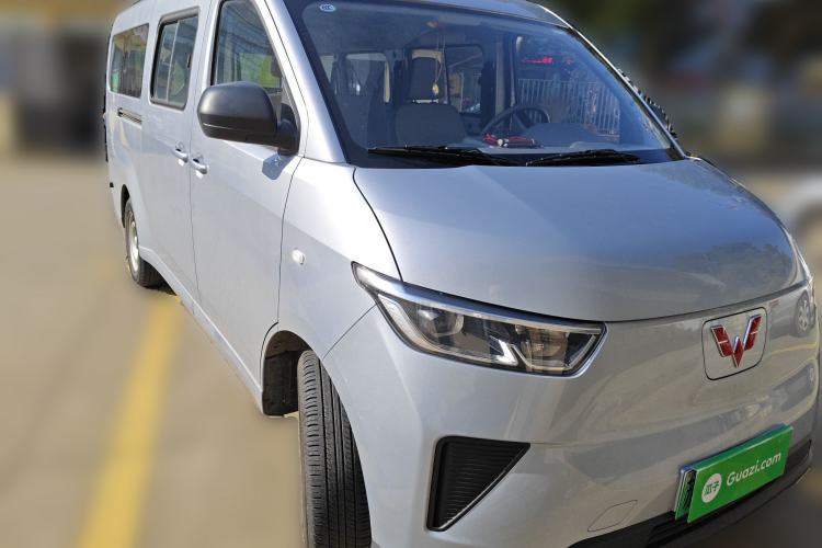 Used Wuling Yangguang 2025 Model 400km Bus Edition—Comfort Edition
