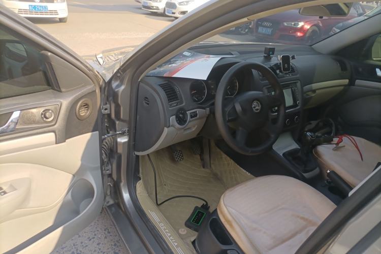 Used Skoda Octavia 2015 Classic Model 1.6L Manual Eado Version