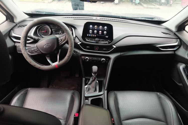 Used Chevrolet Orlando 2018 Redline 530T Automatic Zhaoxiang Edition (5+2 Seating) – China V Standard Center Console