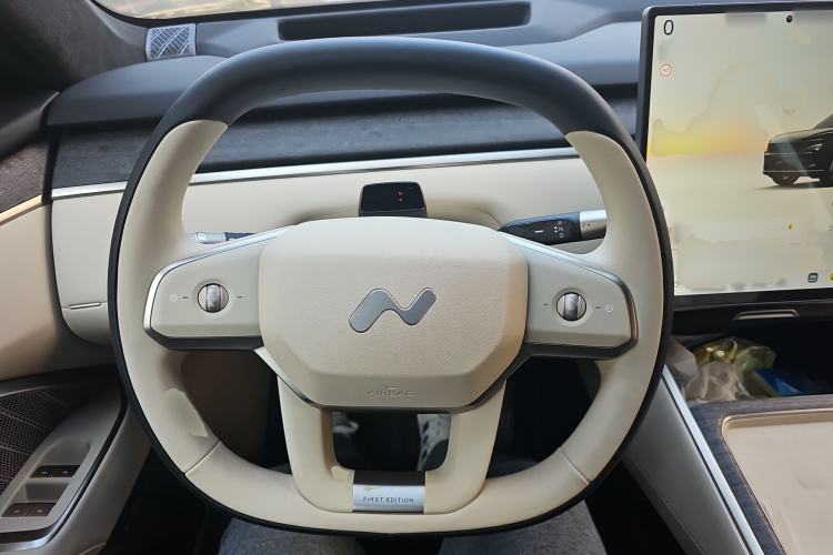 Used ONVO Luxeed L90 2025 Model—Max Six-Seater Version