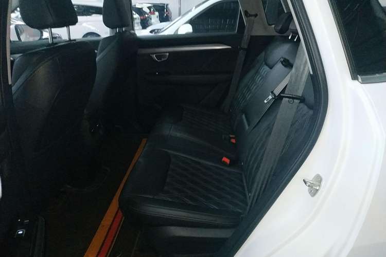 Used Wuling Asta 2022 2.0L DHT Electric-Speed Version