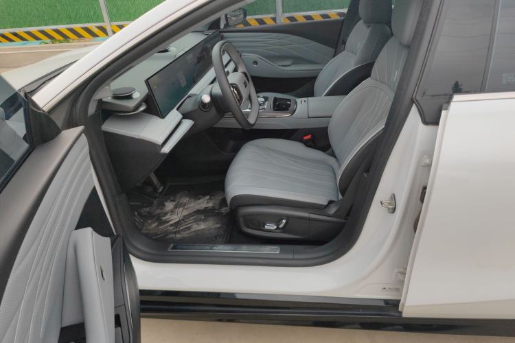 Used Geely Galaxy E8 2025 575 km Intelligent Driving Edition Left Front Seat