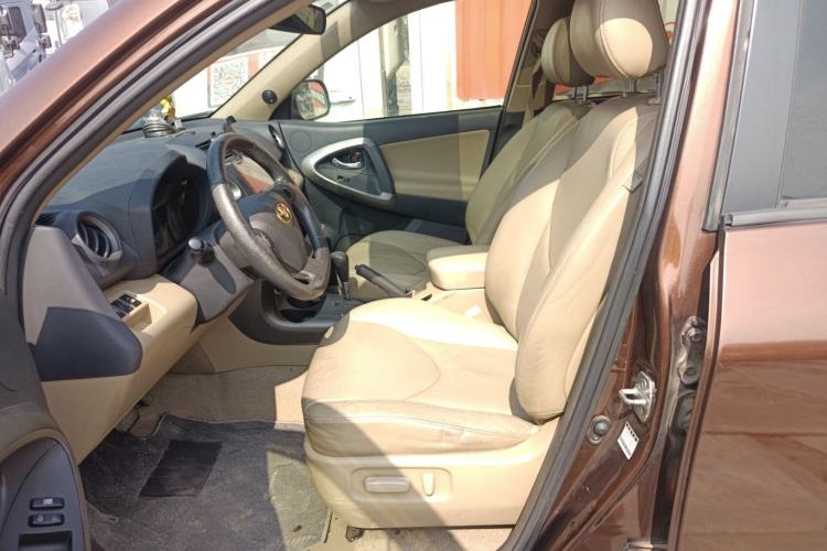 Used Toyota RAV4 2011 2.0L Automatic Luxury Edition
