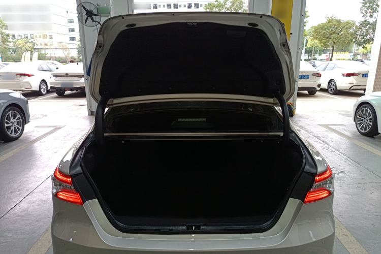 Used Toyota Camry 2021 2.5G Luxury Edition Trunk