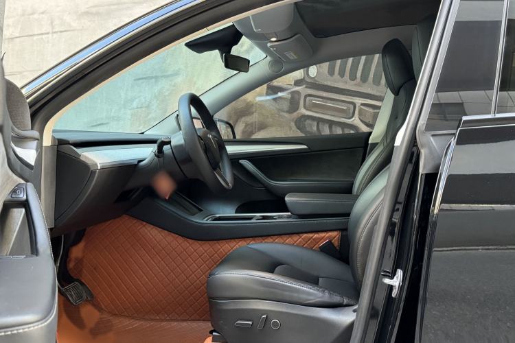 Used Tesla Model Y 2023 Rear-Wheel-Drive Version
