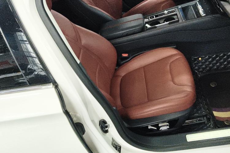 Used Lincoln Z 2022 iXiang Luxury Edition Right Front Seat