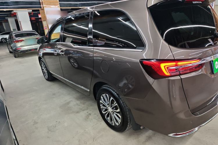 Used Buick GL8 2021 Land Cruiser Executive Class 652T Luxury Model