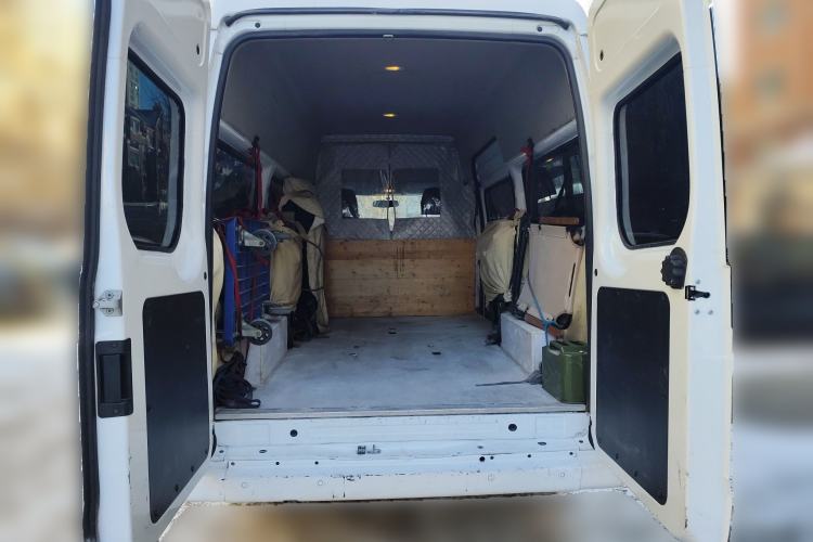 Used JMC Fushun 2022 2.0T Manual Multi-Function Passenger Vehicle Mid-Range High Roof 6-7 Seats
