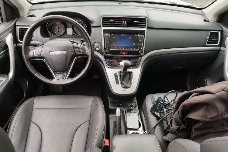 Used Haval M6 2019 1.5T DCT Two-Wheel Drive Elite Version China VI Standard Center Console