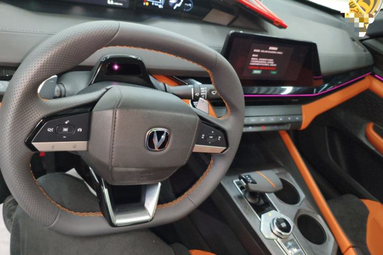 Used CHANGAN UNI-V 2023 1.5T Sport Edition Center Console