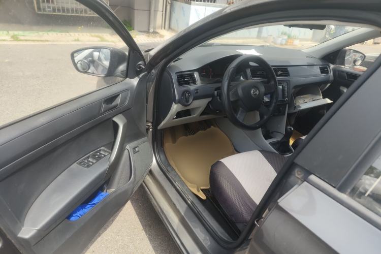 Used Skoda Rapid 2013 1.6L Manual Enjoyment Model