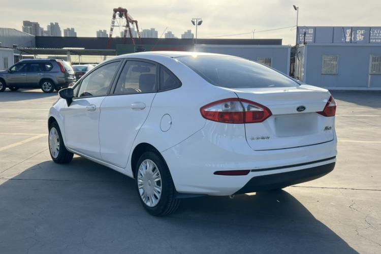 Used Ford Fiesta 2013 Sedan 1.5L Manual Fashion Edition
